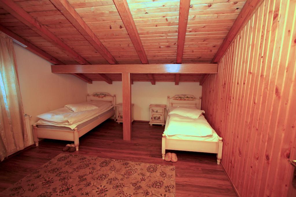 Pensiune Maria Rucăr Zimmer foto